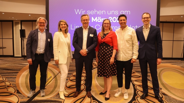 Das war der Deutsche Markenkongress 2023 - Frank Schübel, Teekanne, Susanne Cornelius, Douglas Brands, Prof. Dr. Franz-Rudolf Esch, Esch, Dr. Anne-Kathrin Bräu, Vitesco Technologies, Julian Weiss, RTL Gruppe, und Dr. Dennis Esch, Esch - Quelle: Milton Arias